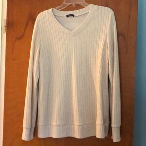 Women’s lightweight sweater